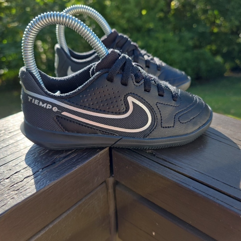 Nike Tiempo Legend Club Ic Black-Iron Grey Sz 10.5 C Girls VGC